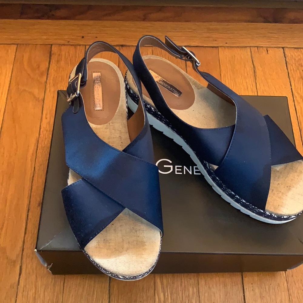 BCBG Generation navy/white sandals. Size 8. Good condition